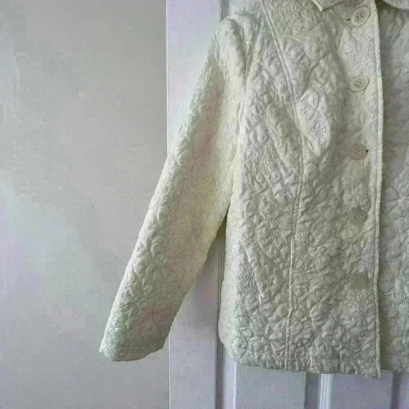 Requirements white jacket - Picture 3 of 8